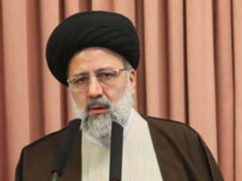 In northwest Iran, a helicopter carrying Iranian President Reza suffers an accident.