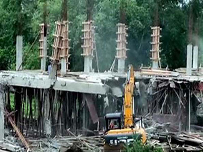 The YSRCP office building under construction was dismantled.