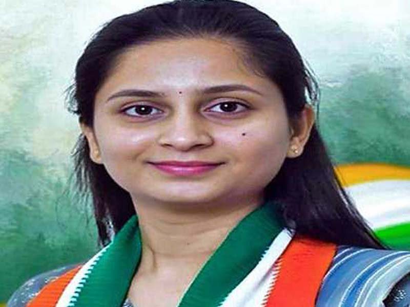 Glass barriers are being broken by the youngest tribal woman MP, Priyanka Jarkiholi.