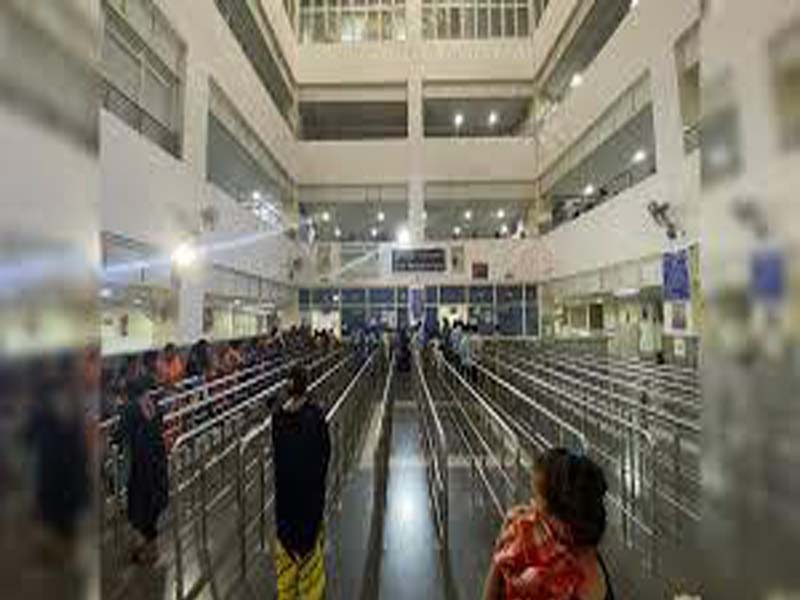 Bomb threats via emails are received by fifty hospitals in Mumbai; however, they are bogus.