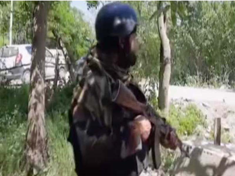 A Hizbul militant was detained in Handwara, J&K.