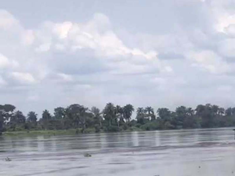 Boat sinks in Congo River tributary, killing 86 people.