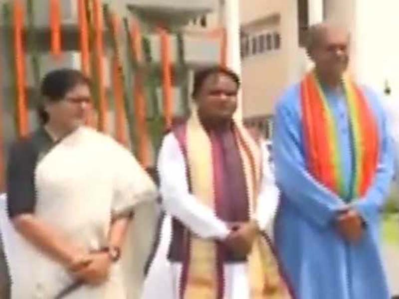 CM of Odisha and MLAs swear oaths in assembly