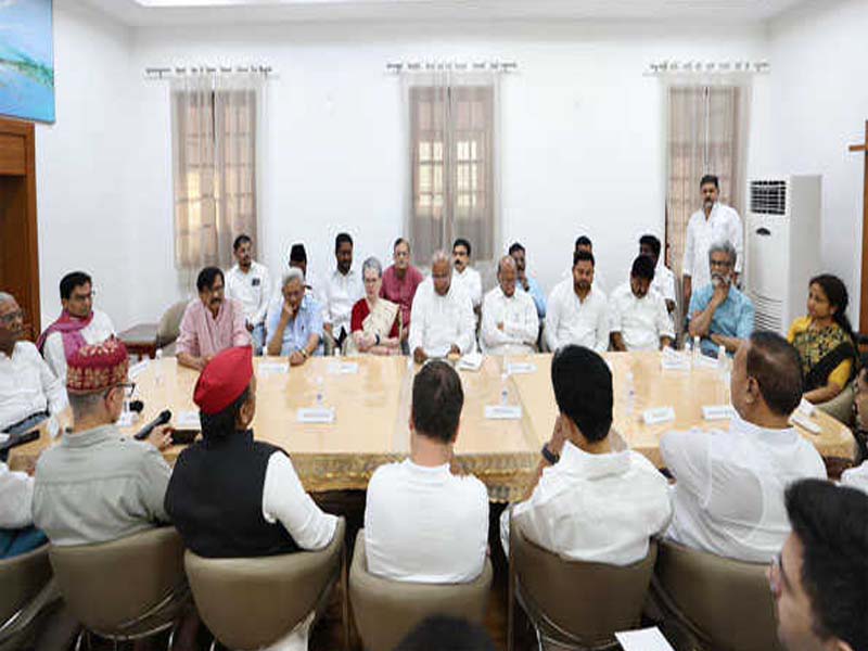 Parties who share the same beliefs and respect the Constitution are welcome: Kharge