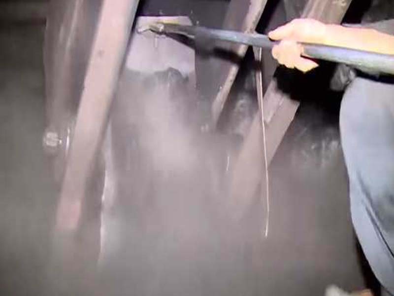 Gas accident in a coal mine in Pakistan kills 11.