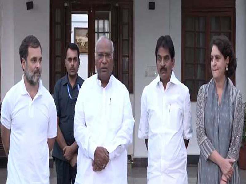 Rahul will stay in the Rae Bareli LS seat, while Priyanka will run from Wayanad.