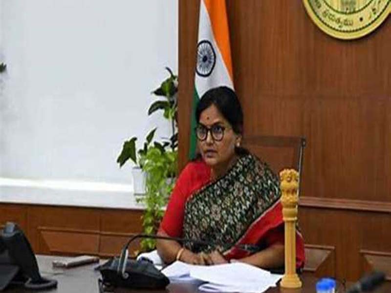 Telangana CS examines ways to stop traffic bottlenecks and flooding in Hyderabad