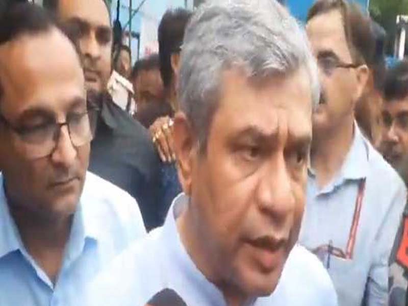 Minister of Railways visits accident scenes