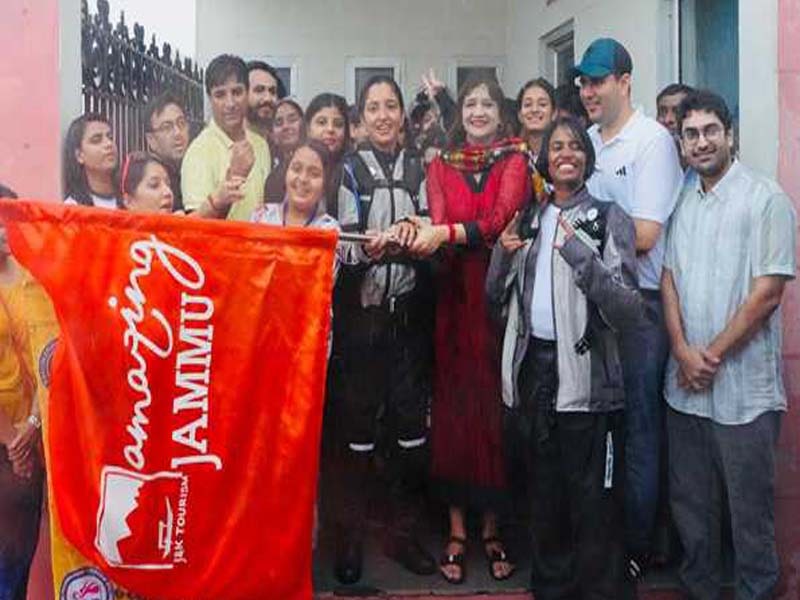 Flagged off was the “All Women Motorbike Expedition: Jammu to Siachen Base Camp via Srinagar.”