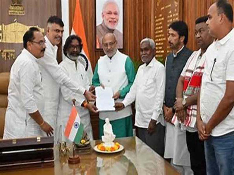 Champai Soren notifies Jharkhand Gov. of his resignation.