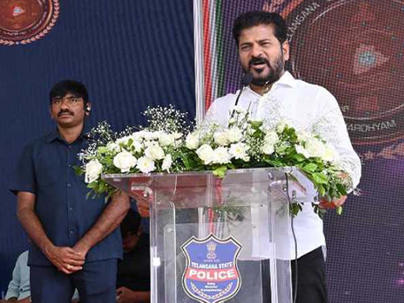 Telangana Chief Minister displays new cars for the Anti-Drug Bureau