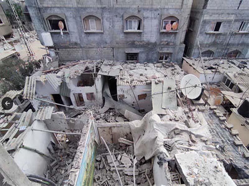 An Israeli strike killed over sixteen Palestinians.