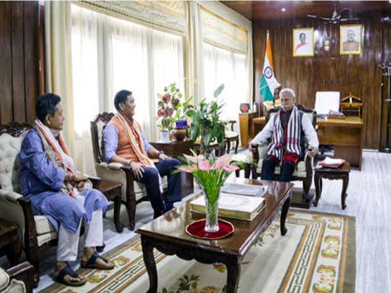 CM Arunachal meets with Gov, talks about the state’s developmental problems