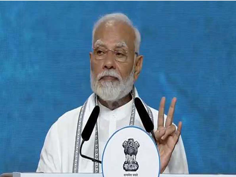 Maha: Modi announces Mumbai development initiatives