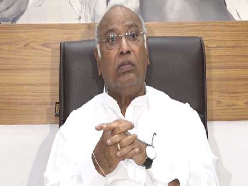 Kharge: PM Modi deceiving the country; Army not consulted on Agnipath Scheme