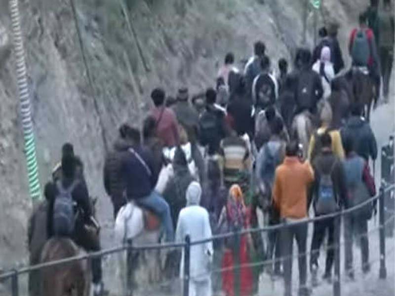 A new group of 2484 pilgrims traveling to Amarnath depart from Jammu Base Camp.