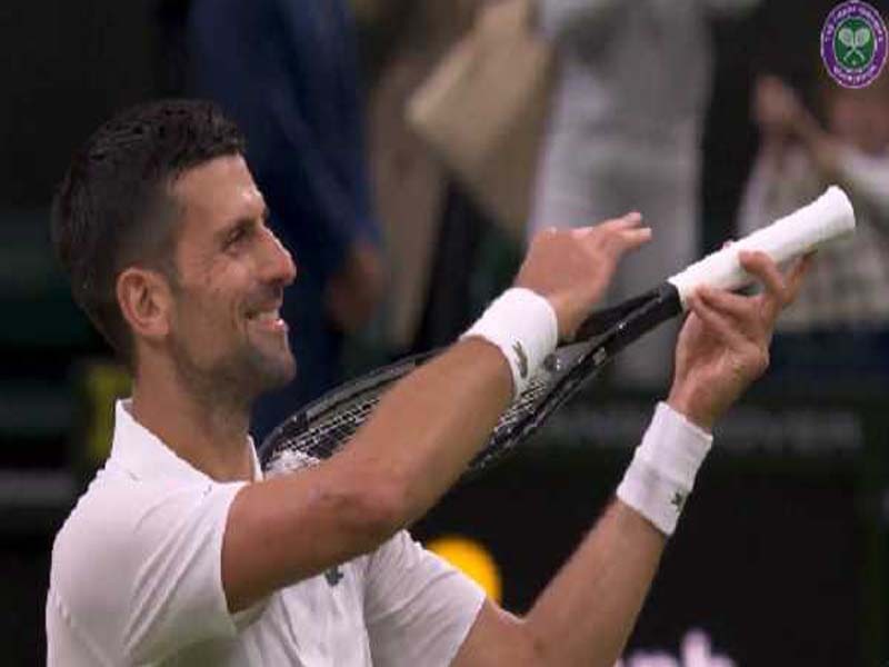 Djokovic easily advances to the Wimbledon quarterfinals.