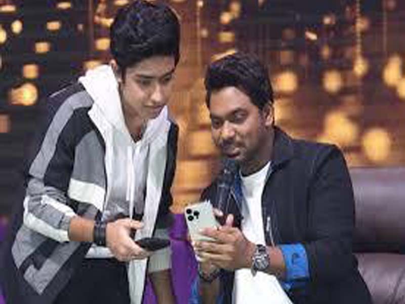 On Superstar Singer 3, Zakir Khan contrasts Shubh’s path with that of Ustad Amir Khan.