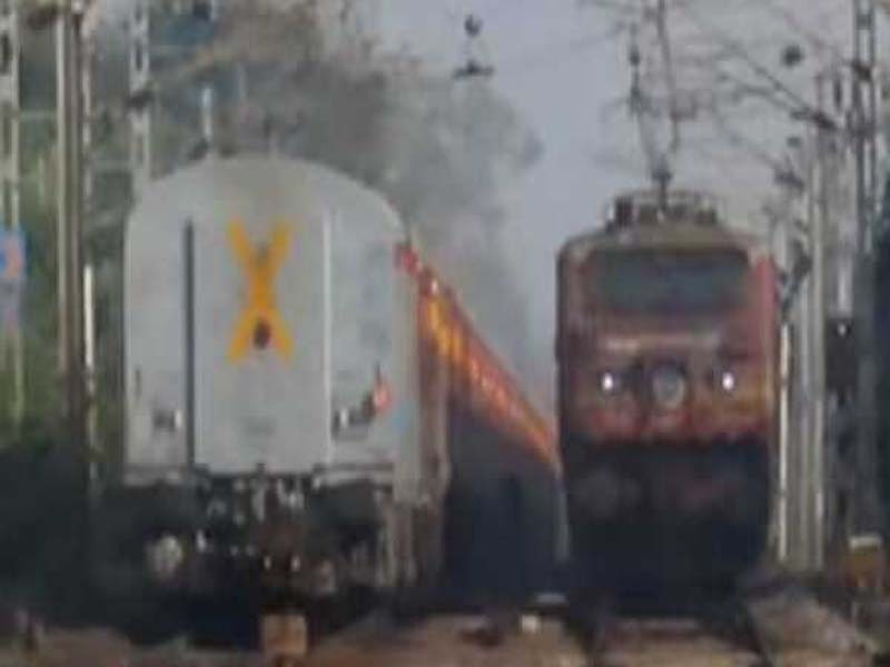 A mechanical issue causes the Falaknuma train to stop at the Miryalaguda Railway Station.