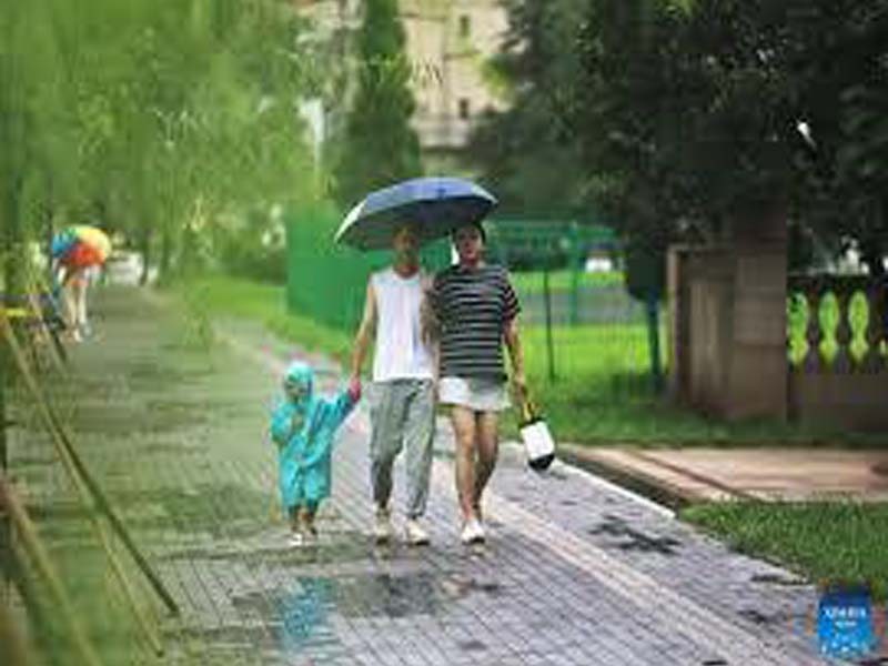 China sets the second-highest alert for rainstorms.