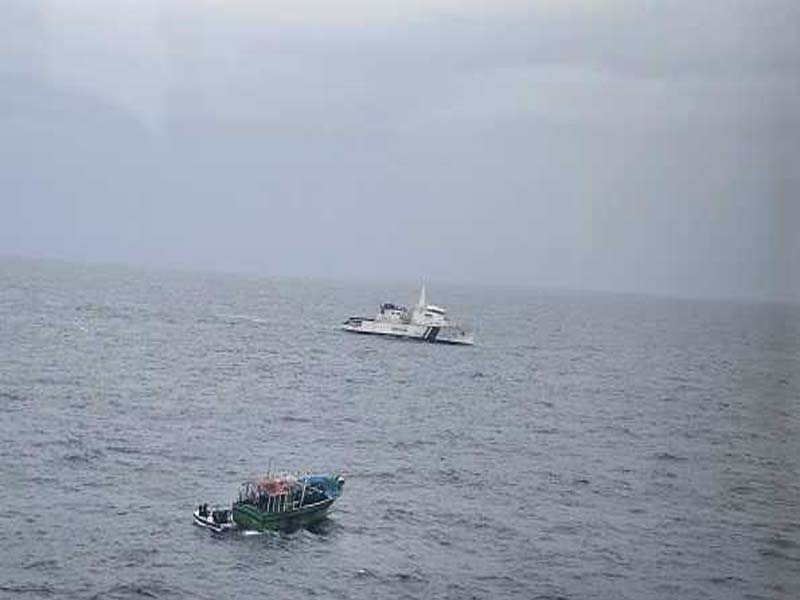 Off the coast of Kerala, ICG saves a stranded fishing boat.