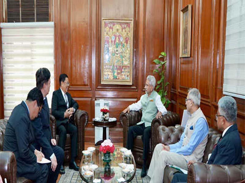 Meeting with the DPM of Myanmar, EAM expresses worry about border violence and instability.