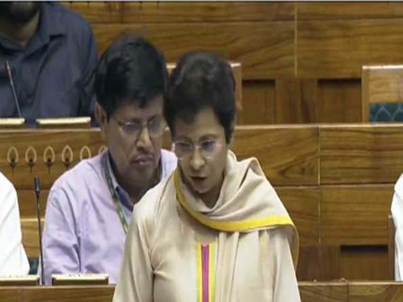 Save the chair, please your friends. Spending: Cong