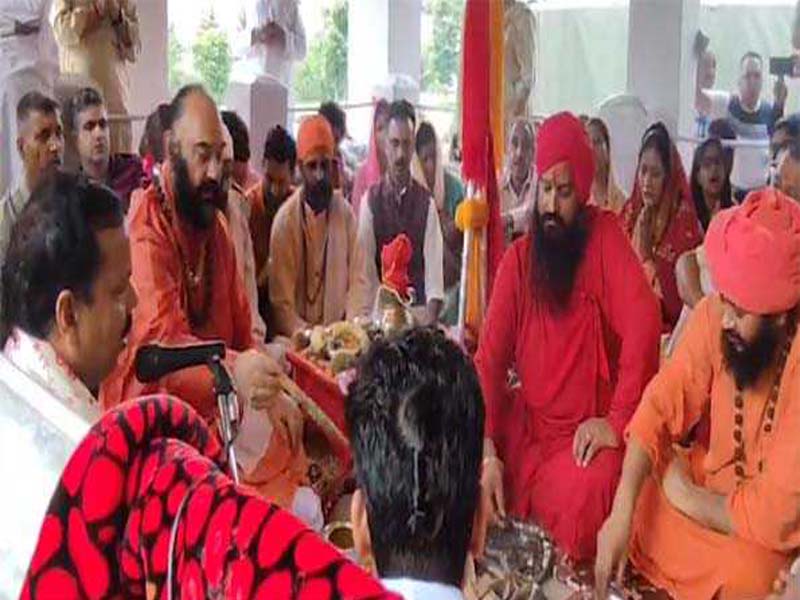 Religious ceremonies for “Chhari Mubarak” are held at Amarnath to commemorate the start of the journey.