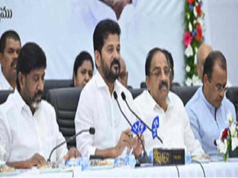 CM of Telangana announces the “Rajiv Gandhi Civils Abhayahastam” initiative.