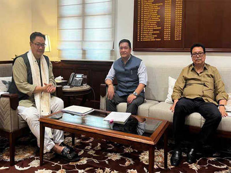 CM of Arunachal Pradesh phones Union Minister Rijiju