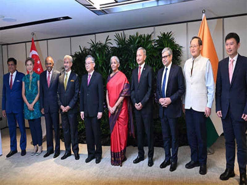 Ministers Sitharaman, Goyal, Jaishankar, and Vaishnaw convene a fruitful roundtable with Singapore.