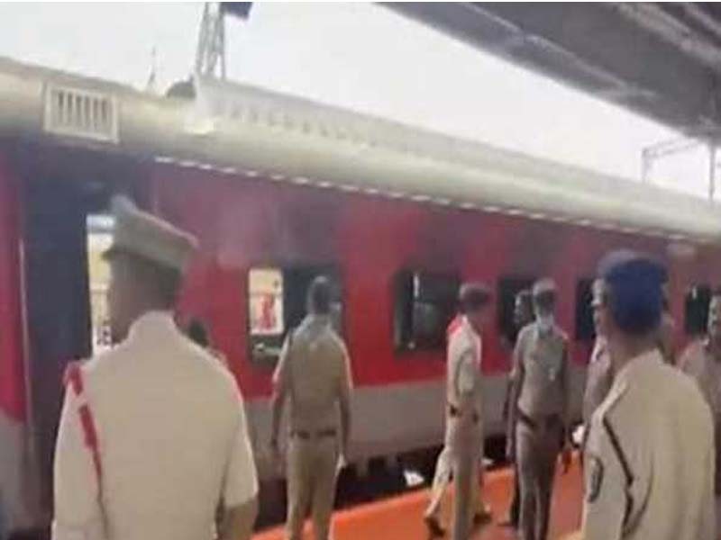 Train fire at Visakhapatnam station; no one was injured