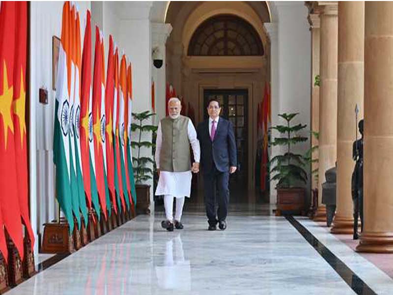 PM Modi and PM Viet Nam have in-depth bilateral discussions