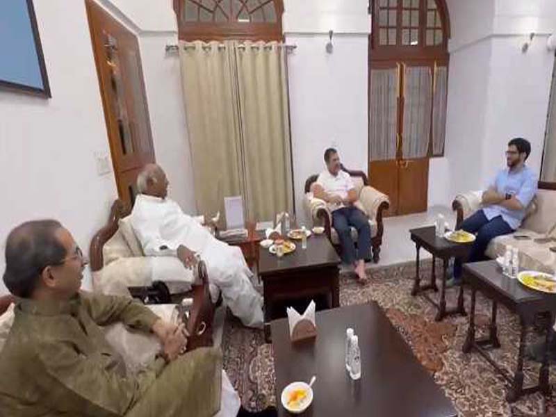 Rahul and Kharge meet Uddhav Thackeray