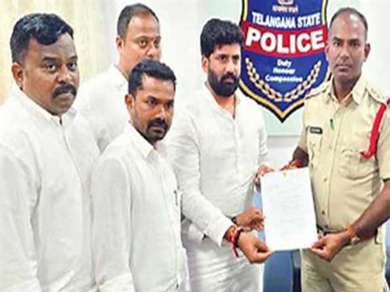KTR reports Cong violence and criticizes the inaction of the police.