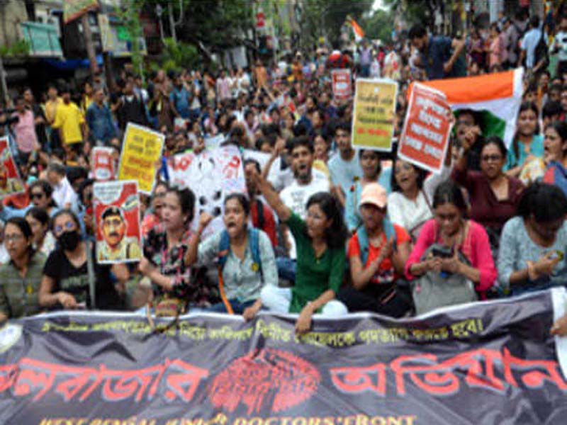 Physicians march to demand that the senior cop in Kolkata be fired.
