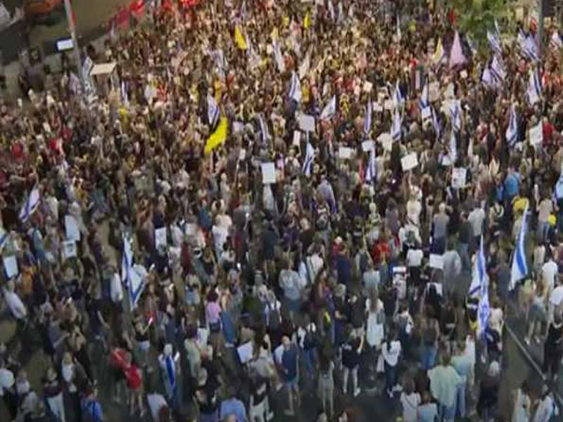 A half-million-person demonstration in favor of the Gaza hostages takes place in Israel.