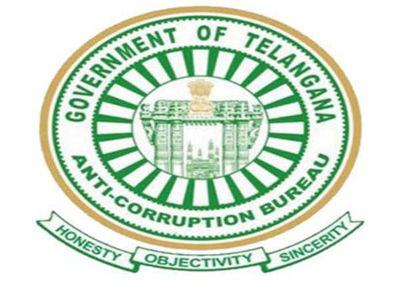Telangana: For accepting a bribe of Rs. 8 lakh, Ranga Reddy Dist. is a joint collector in the ACB net.