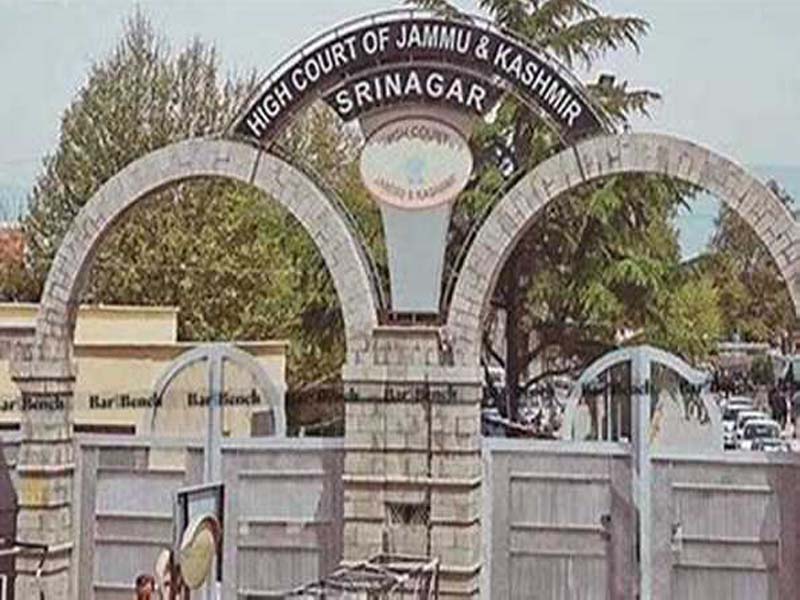 HC grants pre-arrest bail to an IAF Wing Commander who was arrested for rape.