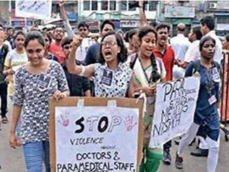 Bengal: Mamata wants doctors to get back to work after more failed discussions
