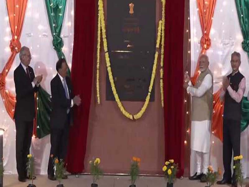 PM Modi opens the Indian High Commission’s new Chancery building in Brunei.