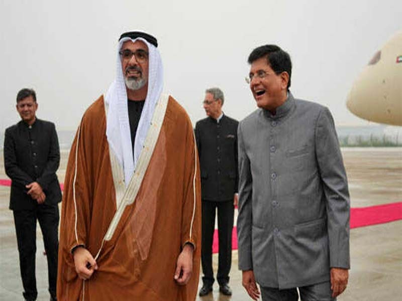 Crown Prince Sheikh Khaled of Abu Dhabi arrives at the head of a delegation of ministers.