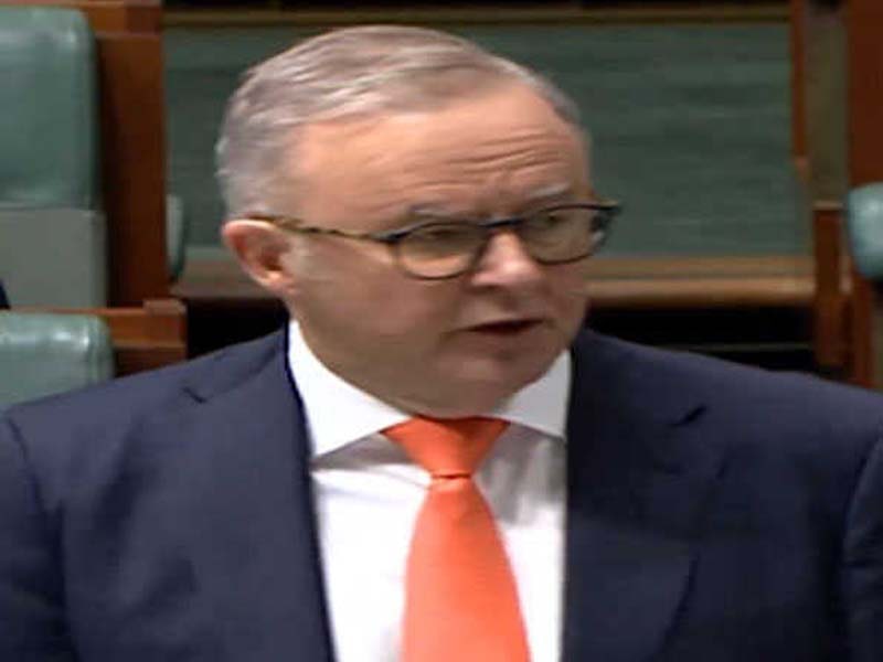 Australian PM apologizes for taunts about Tourette Syndrome