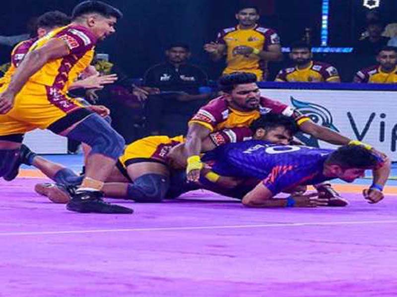 In the PKL, Dabang Delhi defeated Telugu Titans 41-37.