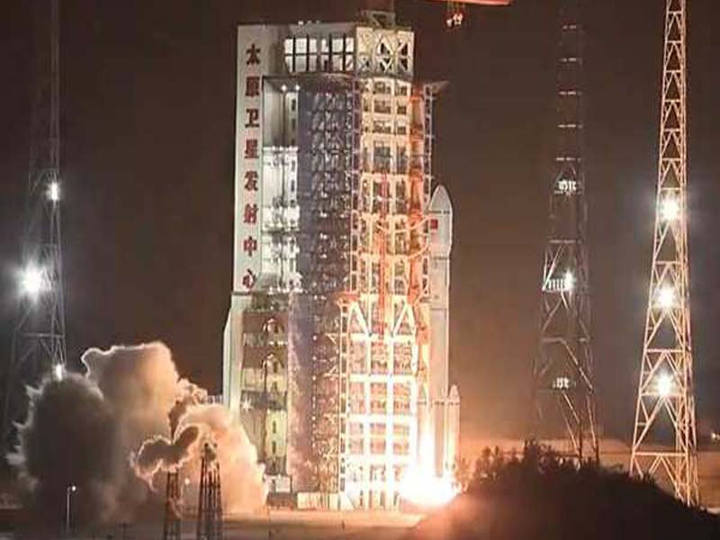 China’s new satellite group is launched successfully.