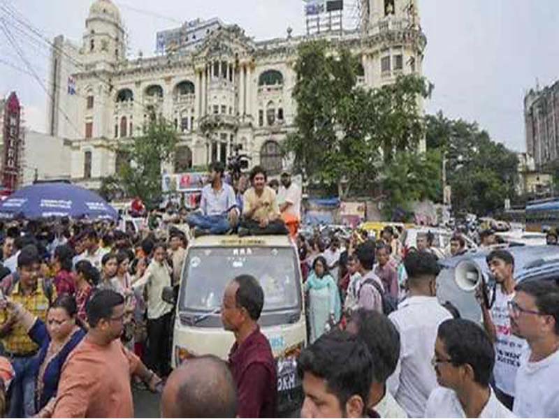 Bengal Chief Secretary Invites Protesting Junior Doctors for Talks
