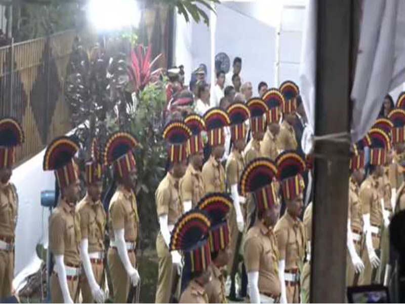 Maha says farewell to legendary industrialist Ratan Tata.