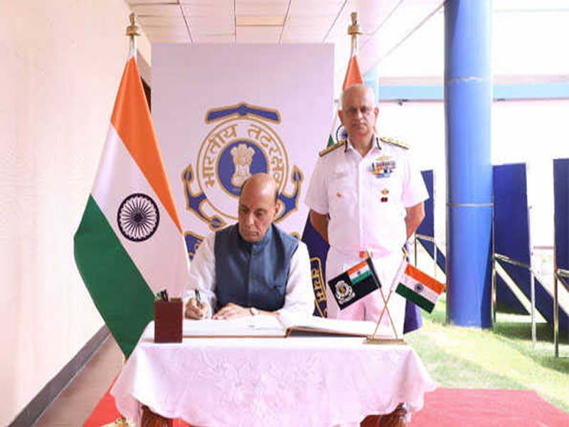 Rajnath Urges Coast Guard Commanders to Be Tech-Driven