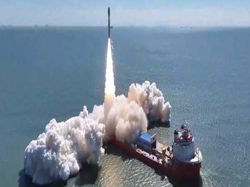 China’s Smart Dragon-3 Rocket Launches 8 Satellites from Sea