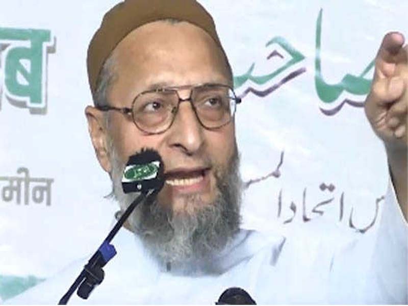 Maha: Fadnavis are targeted by AIMIM head Owaisi